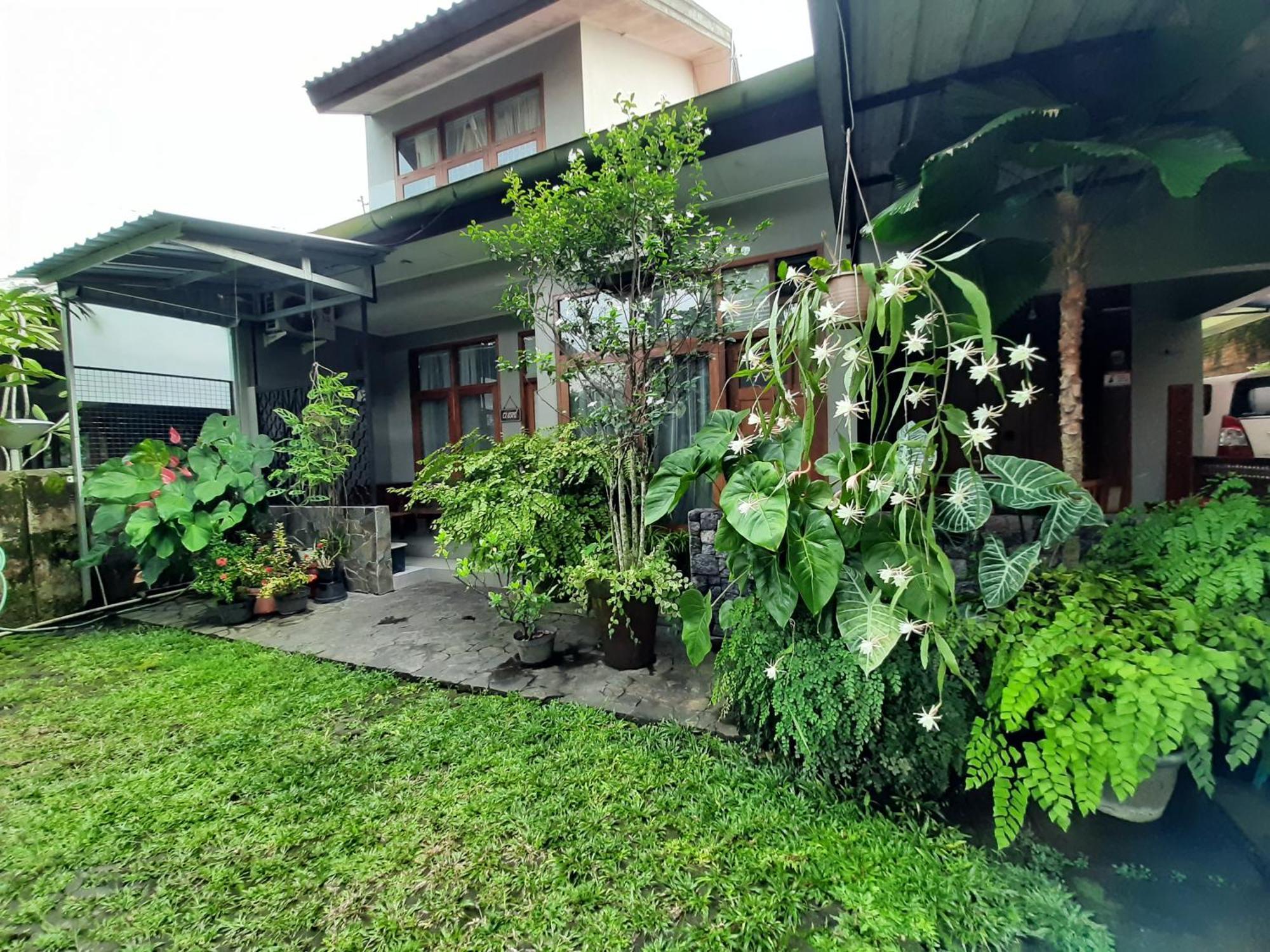 Rumah566 ジョグジャカルタ エクステリア 写真
